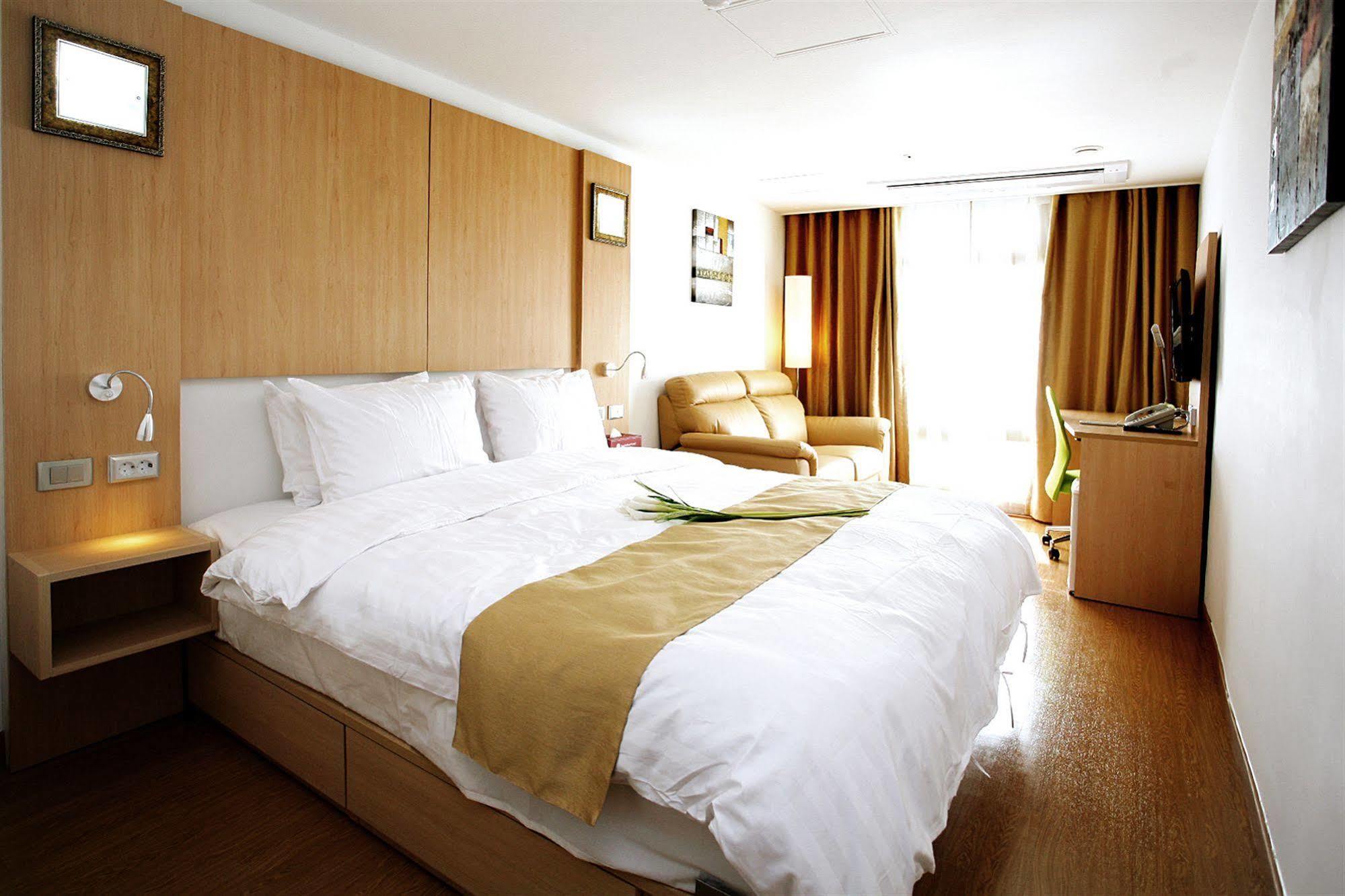 Gunsan Apple Tree Hotel Extérieur photo