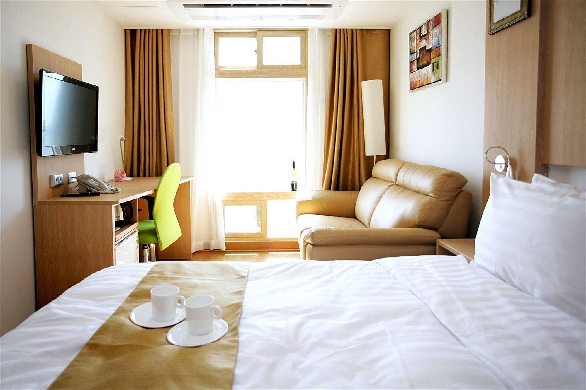 Gunsan Apple Tree Hotel Extérieur photo